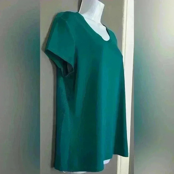 Under Armour Heat Gear Fitted Women's Top (197) - Picture 2 of 12